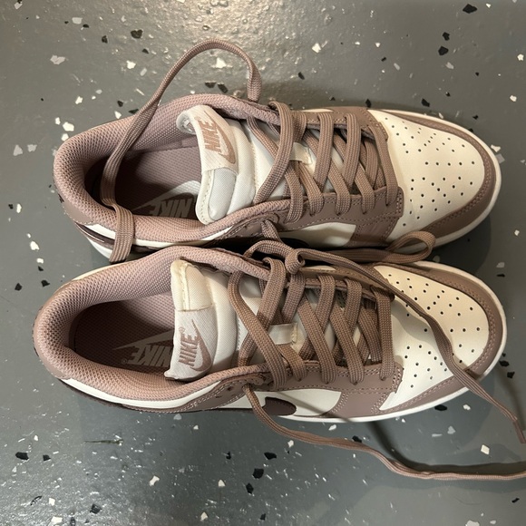 Nike Low Dunk Women's 'Diffused Taupe' - Picture 6 of 6